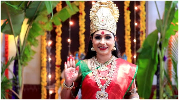 anu-prabhakar-as-goddess-dussehra-celebrations