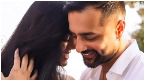 actress-Karthika-Nair-introduces-her-fiance