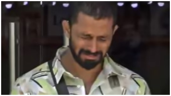 Bigg Boss: Karthik breaks down into tears after seeing his mother enter the house