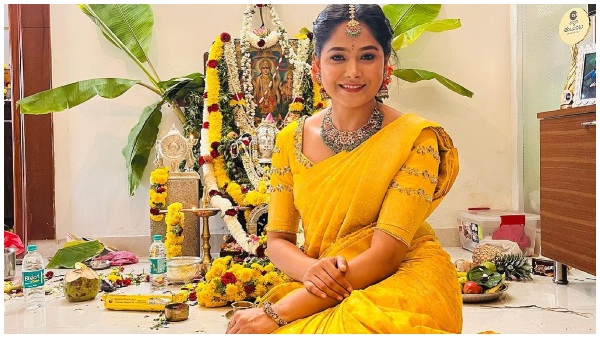 Mokshitha Pai Slays Traditional Look In yellow Saree 