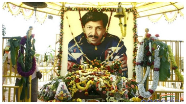 Fans besiege film chamber office, demand action for Actor Vishnuvardhan punyabhumi