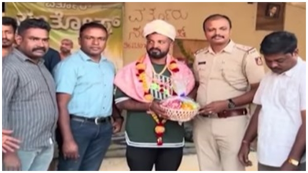 Police sub inspector transferred after felicitated bigg Boss Fame varthur Santhosh Police sub inspector transferred after felicitated bigg Boss Fame varthur Santhosh