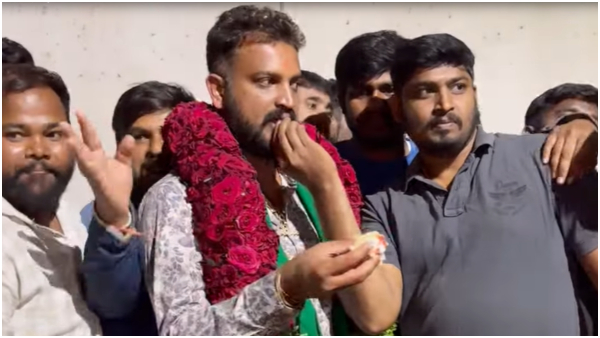 Bigg Boss Kannada Season 10 Varthur Santhosh birthday celebrated like superstar