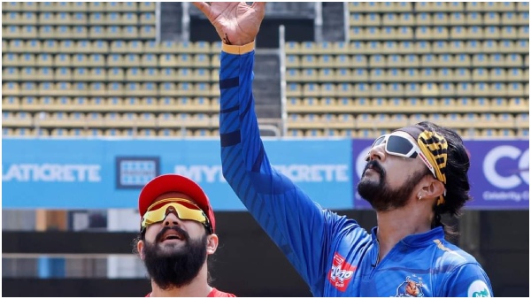 Karnataka Bulldozers into the Finals to win their 3rd Title