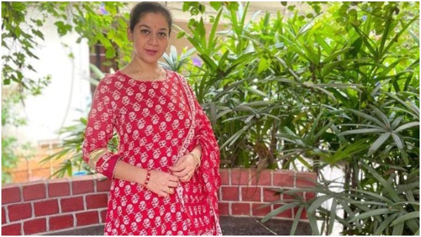 Sandalwood s Ever Green star Sudharani won the mane mecchida nayaki award Sandalwood s Ever Green star Sudharani won the mane mecchida nayaki award