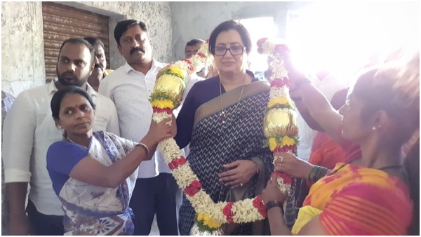 Sumalatha Ambareesh reacts to Darshan Yash campaigning for her in loksabha election Sumalatha Ambareesh reacts to Darshan Yash campaigning for her in loksabha election