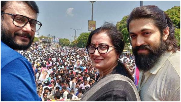 Sumalatha Ambareesh reacts to Darshan Yash campaigning for her in loksabha election Sumalatha Ambareesh reacts to Darshan Yash campaigning for her in loksabha election