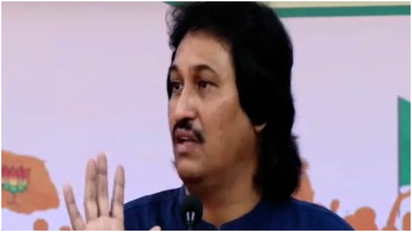 Kumar Bangarappa scold sister Geetha and Shivarajkumar for voting in Bengaluru as Shivamogga candidate