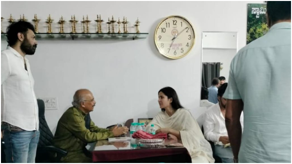 Katrina Kaif visits Swamy Koragajja Aadisthala Kuthar temple in Mangalore Katrina Kaif visits Swamy Koragajja Aadisthala Kuthar temple in Mangalore