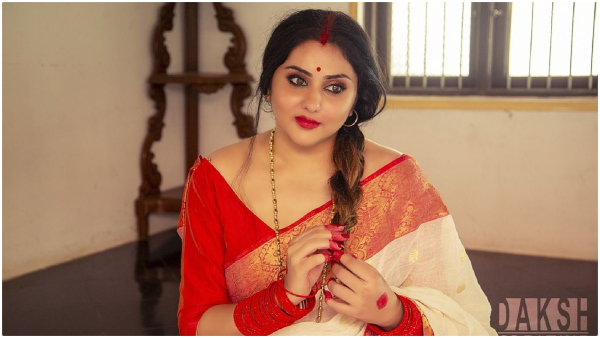 Namitha alleged Madurai Meenakshi Temple official restricted her entry into the temple