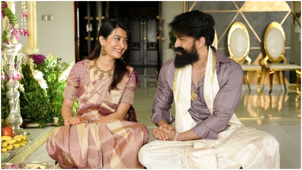 Toxic actor Yash wears a tiger locket during varamahalakshmi puja Toxic actor Yash wears a tiger locket during varamahalakshmi puja