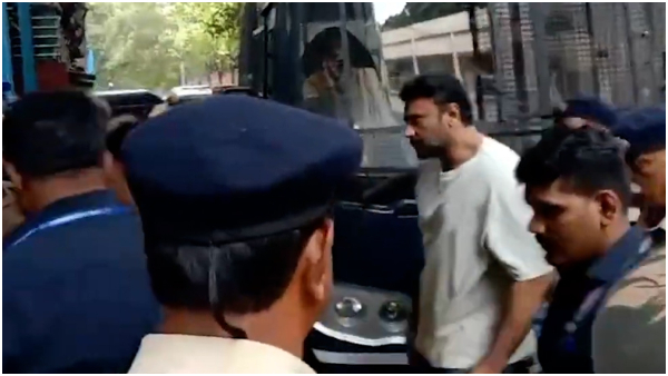 Actor Darshan undergoes physiotherapy in bellary jail Actor Darshan undergoes physiotherapy in bellary jail