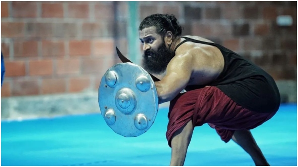 Buzz Rishab Shetty Will Play Lead Role In this telugu super hit sequel