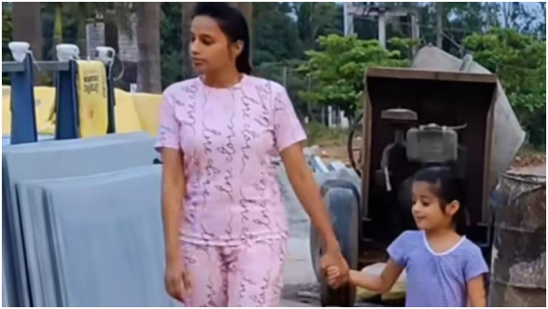 Nannamma super star fame Sarika and daughter Mrudini s Funny videos wins the internet Nannamma super star fame Sarika and daughter Mrudini s Funny videos wins the internet