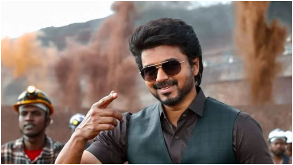 Thalapathy Vijay says Rajinikanth is superstar netizens says it is all political game
