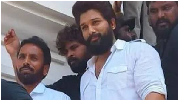 Stampede Case Hyderabad police issued a notice to Allu Arjun to attend a formal enquiry