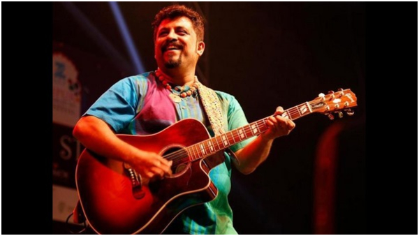 Desi Rockstar Raghu Dixit reveals why he wear dhoti and gejje in stage Desi Rockstar Raghu Dixit reveals why he wear dhoti and gejje in stage