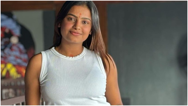 Netizen ask a derogatory question to Sonu Srinivasa Gowda in YouTube live