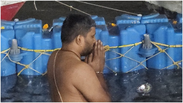 Maha Kumbh Mela 2025 Anchor anushree Director raj b shetty Took a holy Dip at Triveni sangam