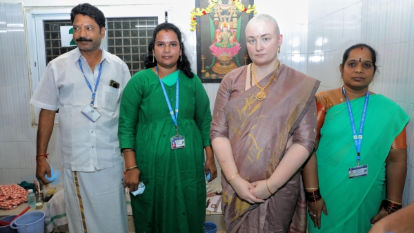 Pawan Kalyan wife Anna Konidela head-tonsuring in tirumala