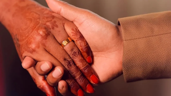 Bigg Boss Tamil 2 Champ Riythvika Engaged to BFF Vinoth Lakshmanan