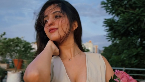 chandan-shettys-ex-wife-niveditha-gowda-bigg-boss-rajaths-coolie-monica-dance-breaks-the-web