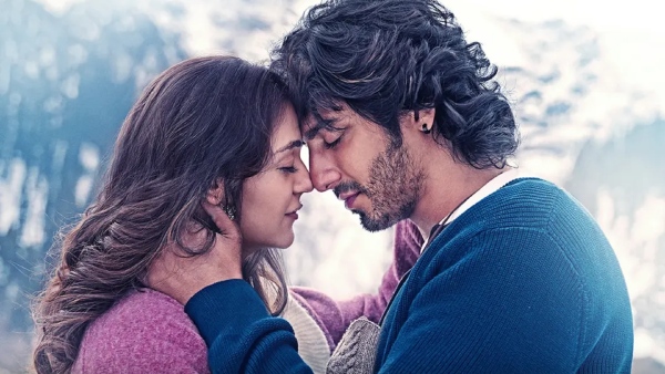 historic-debut-ahaan-panday-aneet-paddas-saiyaara-blazes-past-20-crore-reshaping-bollywood