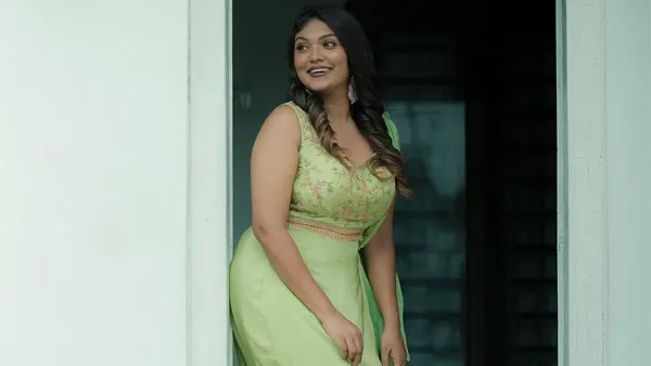 Heartbreaking Exit RJ Bincy Breaks Down After Eviction From Mohanlal s Bigg Boss Malayalam 7