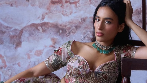 Who is 24 Year Old Mahieka Sharma Hardik Pandya Spotted WIth His Rumoured Girlfriend at the airport Who is 24 Year Old Mahieka Sharma Hardik Pandya Spotted WIth His Rumoured Girlfriend at the airport