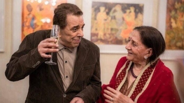 dharmendras-death-exposes-deol-family-rift-hema-malini-esha-absent-from-main-prayer-meet