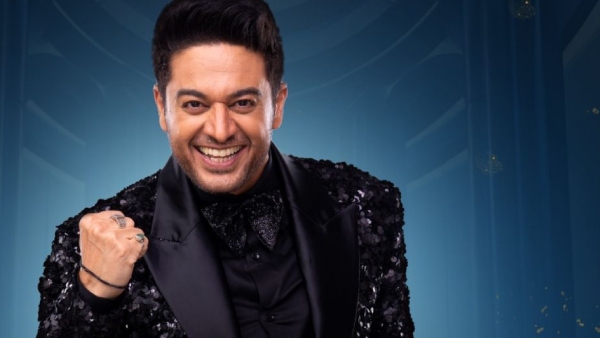 the-king-has-arrived-gaurav-khanna-lifts-bigg-boss-19-trophy-farhana-bhatt-is-runner-up