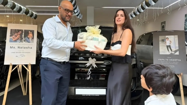 Hardik Pandya Gifts Ex-Wife Natasa and Son 4 Crore Land Rover Defender Hardik Pandya Gifts Ex-Wife Natasa and Son 4 Crore Land Rover Defender