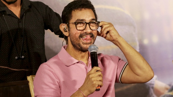aamir-khan-breaks-down-in-tears-at-son-junaid-s-ek-din-ki-mehfil-event-in-mumbai
