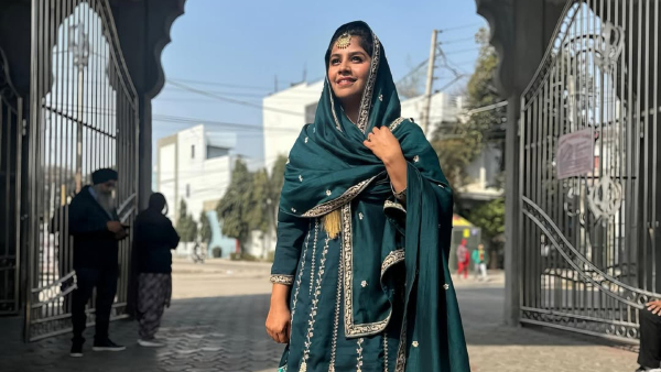 Anchor Anushree Breaks Down Over Online Abuse and trolls