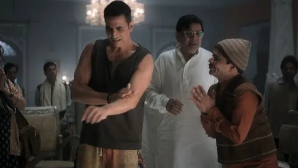 Akshay Kumar  Paresh Rawal  Tabu starrer Bhoot Bangla Movie Review in Kannada and Rating