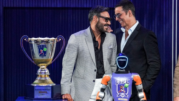 box-office-brotherhood-ajay-devgn-delays-dhamaal-4-to-gift-akshay-kumar-a-solo-window box-office-brotherhood-ajay-devgn-delays-dhamaal-4-to-gift-akshay-kumar-a-solo-window