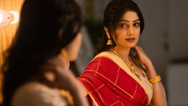 bigg-boss-kavya-storms-off-stage-after-public-humiliation-viral-mic-snatching-video-sparks-fan-fury bigg-boss-kavya-storms-off-stage-after-public-humiliation-viral-mic-snatching-video-sparks-fan-fury