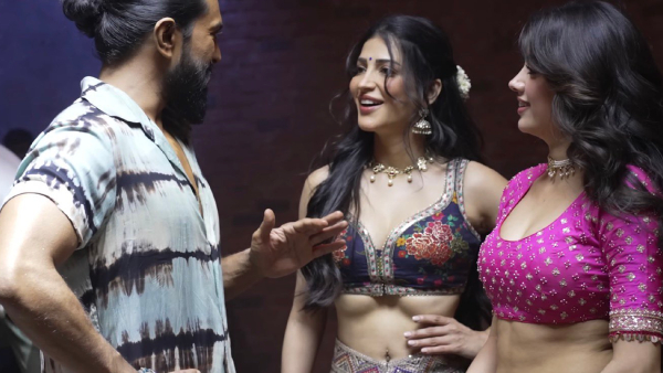 Sridevi s Daughter Janhvi Steals Spotlight From Shruti Haasan in Ram Charan s Peddi Song Sridevi s Daughter Janhvi Steals Spotlight From Shruti Haasan in Ram Charan s Peddi Song