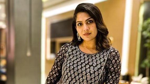 ആ സ്ത്രീകളുടെ അഭിമുഖം എടുക്കരുത്, ഓരോ ദിവസവും ഓരോ പേരുകൾ; വിമർശനവുമായി സ്വാസിക 
