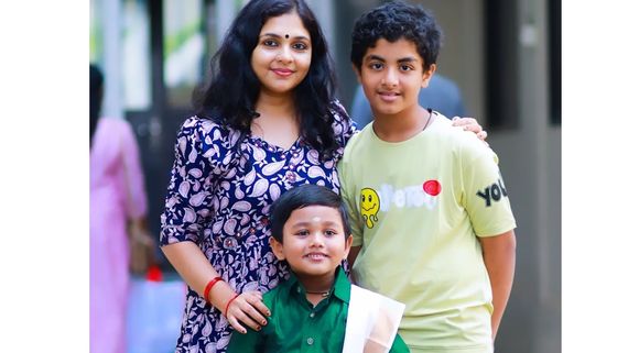 ഇനി എന്താണ് സംഭവിക്കാന്‍ പോകുന്നതെന്ന് അറിയില്ലല്ലോ, മകന്റെ സങ്കടത്തില്‍ ആശ്വാസമായി അമ്പിളി ദേവി  