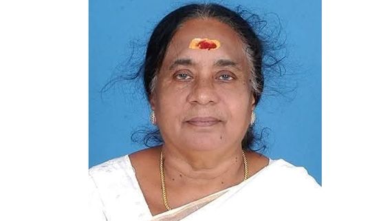 ചിരട്ടയെടുത്ത് തെണ്ടാനാണ് മകന്‍ പറഞ്ഞത്; ദേഹോപദ്രവം വരെ ഏല്‍പ്പിച്ചു, അവസാന കാലത്തെ പറ്റി നടി മീന പറഞ്ഞത് 