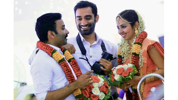 ആ സംഭവത്തിന് ശേഷം ഇന്നുവരെ അനൂപ് സത്യന് കല്യാണം കഴിക്കാന്‍ സാധിച്ചില്ല! സുഹൃത്തിന്റെ എഴുത്ത് വൈറല്‍  