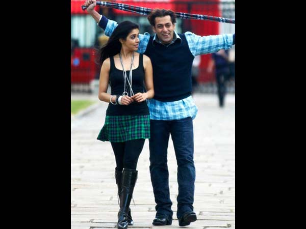 അസിന്‍ തുറന്ന യുദ്ധത്തിന്‌