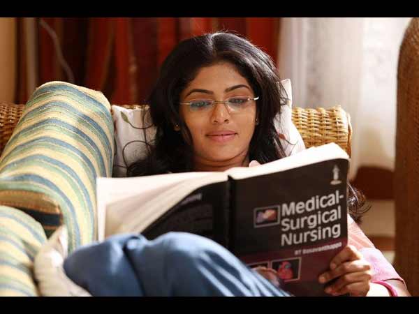 റിമ കല്ലിങ്കല്‍