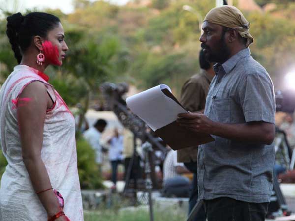 വീണ മാലിക്കിന്റെ ഹോളി ആഘോഷപ്പടങ്ങള്‍ 