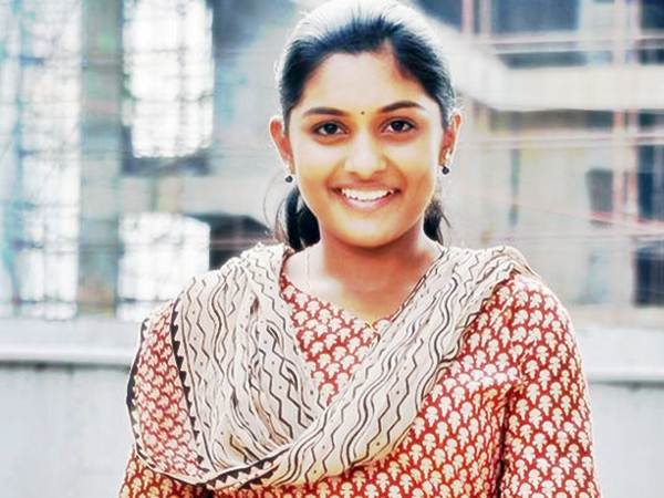 നിവേദ തോമസ്