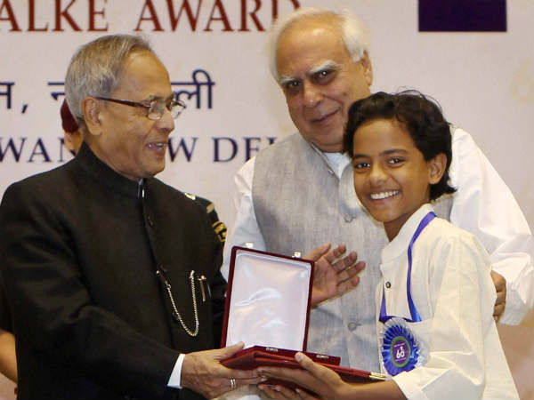 60 ആമത് ദേശീയ ചലച്ചിത്ര പുരസ്കാരങ്ങള്‍ രാഷ്ടപതി വിതരണം ചെയ്യുന്നു