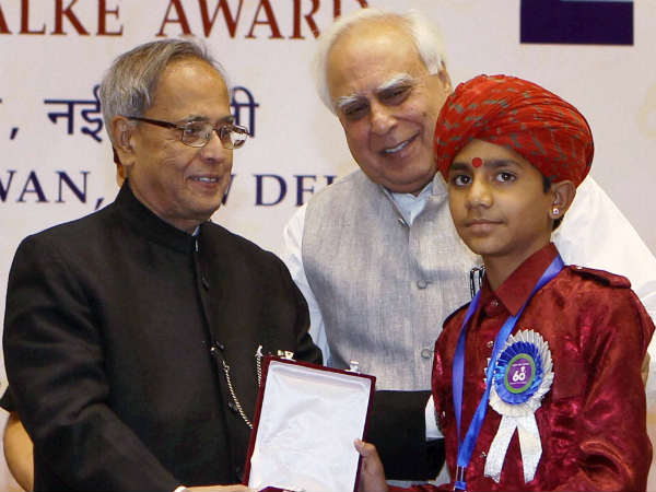 60 ആമത് ദേശീയ ചലച്ചിത്ര പുരസ്കാരങ്ങള്‍ രാഷ്ടപതി വിതരണം ചെയ്യുന്നു