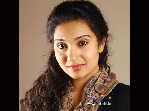 ത്രസിപ്പിയ്ക്കുന്ന ത്രില്ലര്‍ മുംബൈ പൊലീസ്