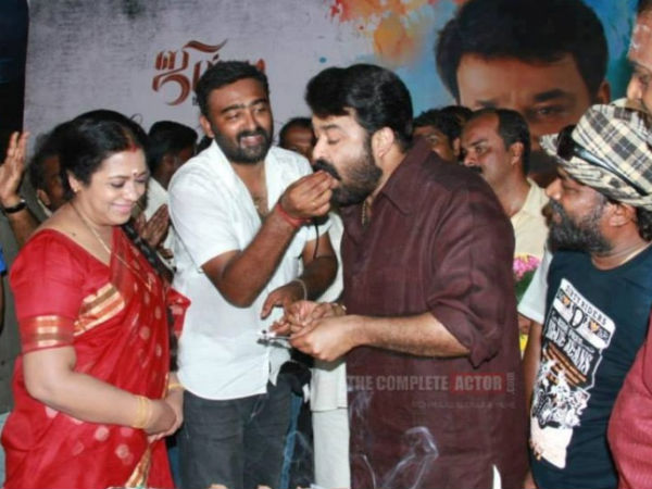 ജില്ലയുടെ സെറ്റില്‍ ലാലിന്റെ പിറന്നാളാഘോഷം